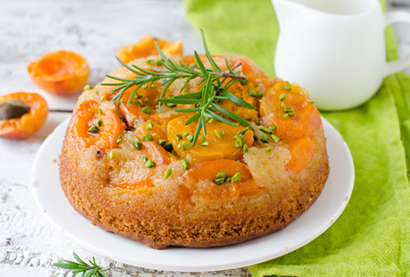 Recette d'été - Gâteau renversé aux abricots, à l'huile d'olive et au miel